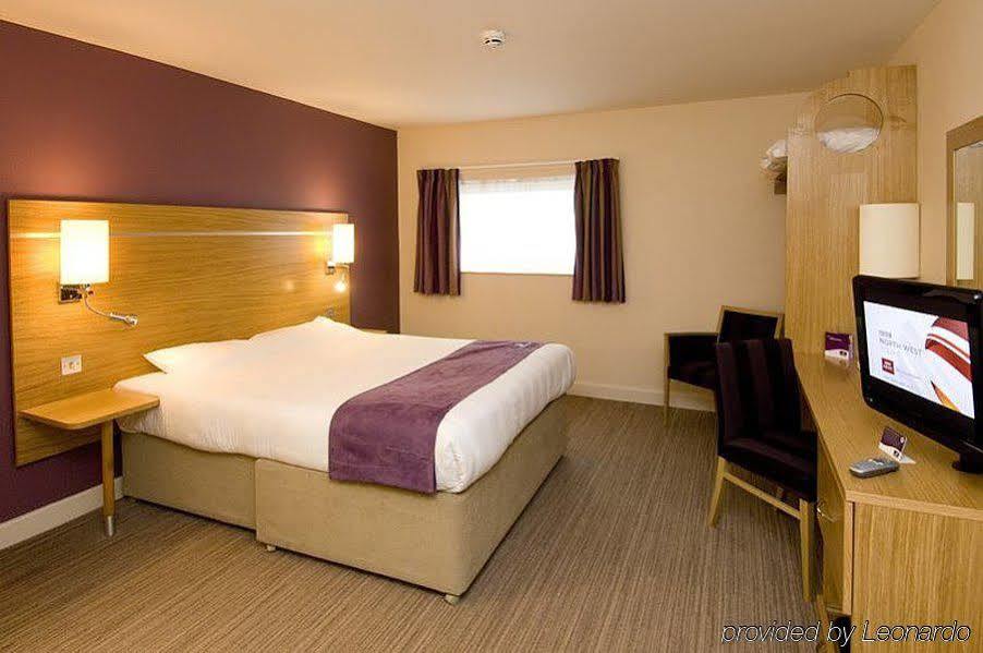 Premier Inn Manchester Airport Runger Lane North Hale  Luaran gambar